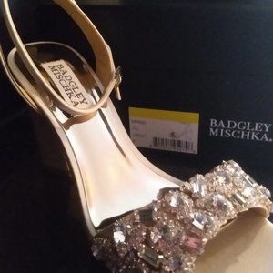 New Badgley Mischka Jill  Pumps Ivory Size 6